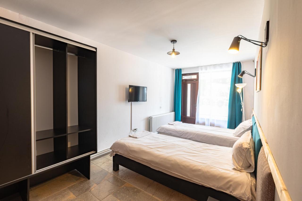 Ezio Casa Hotel Timişu de Jos Exterior foto