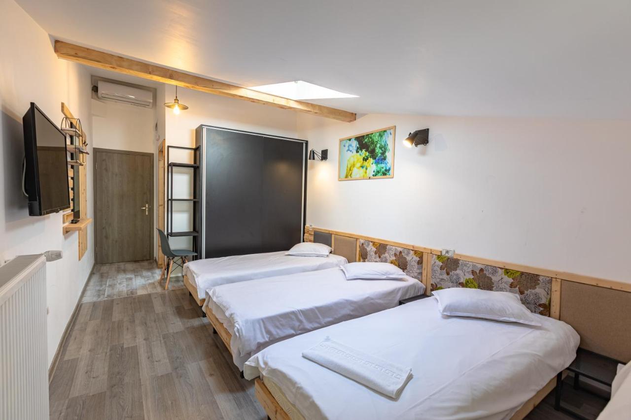 Ezio Casa Hotel Timişu de Jos Exterior foto